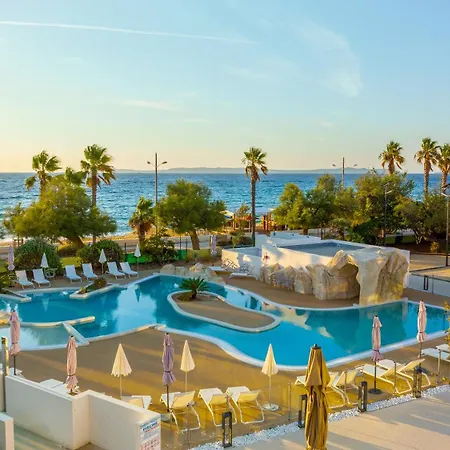 Club Oustal Del Mar Ле-Лаванду