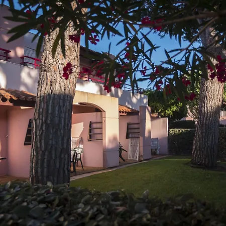 Club Oustal Del Mar 4* Ле-Лаванду