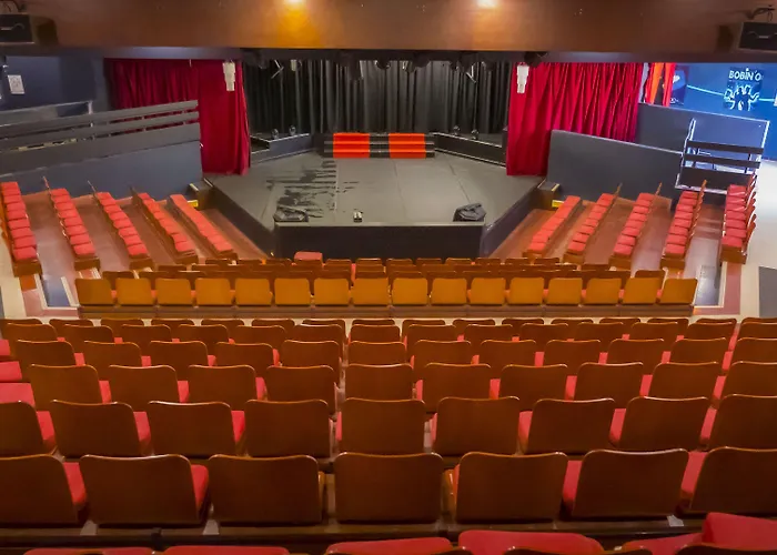 호텔 Club Oustal Del Mar 4*